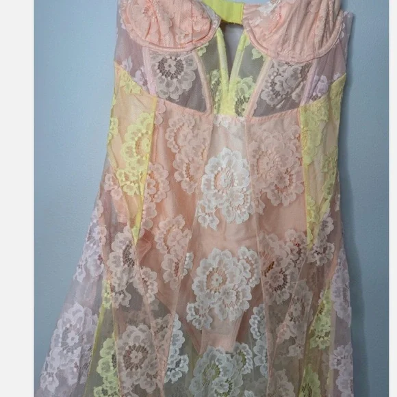 For Love And Lemons Pastel Floral Lace Chemise - Picture 4 of 8